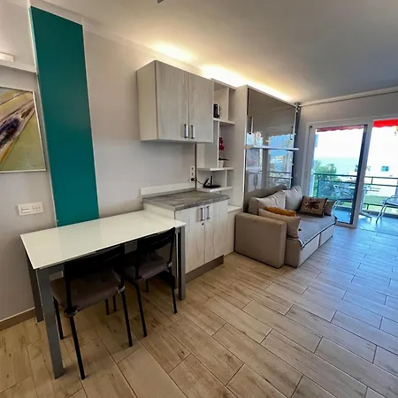 Ocean Coast Cristianos Comodoro * Los Cristianos (Tenerife)