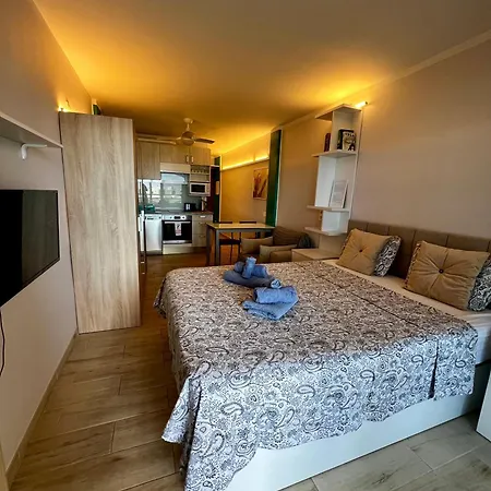 Ocean Coast Cristianos Comodoro Апартаменты *