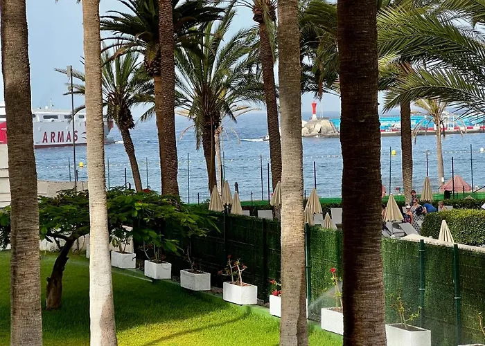 Ocean Coast Cristianos Comodoro *